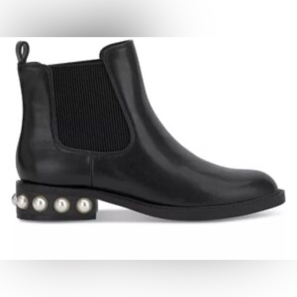 On 34th Elegant Black Ankle Boots with Pearl Details